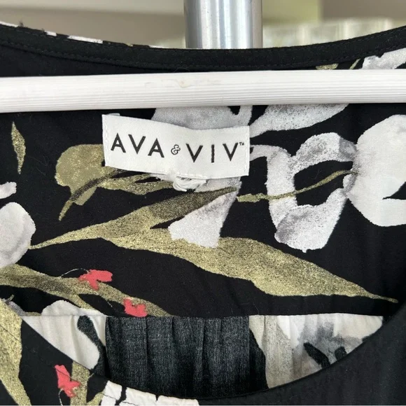 Ava & Viv Floral Black and White Scoop Neck Maxi Dress - Picture 5 of 10